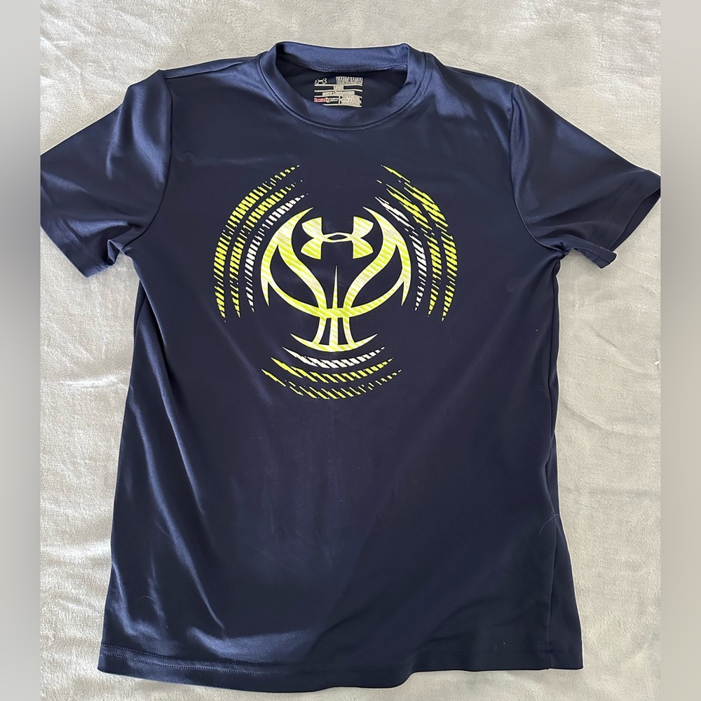 Under Armour Shortsleeved Basketball Shirt Boys Medium